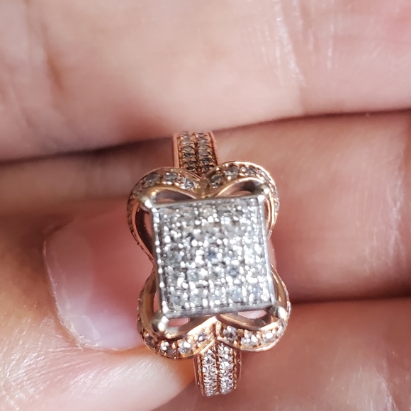 10k gold ring with natural diamonds - Picture 1 of 16